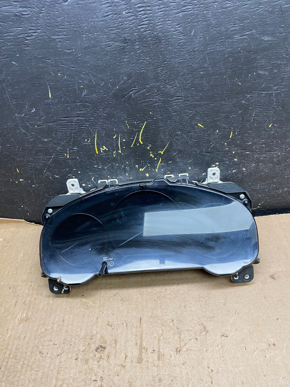2006 Toyota Sienna Speedometer Cluster Gauge OEM z1772 DG0