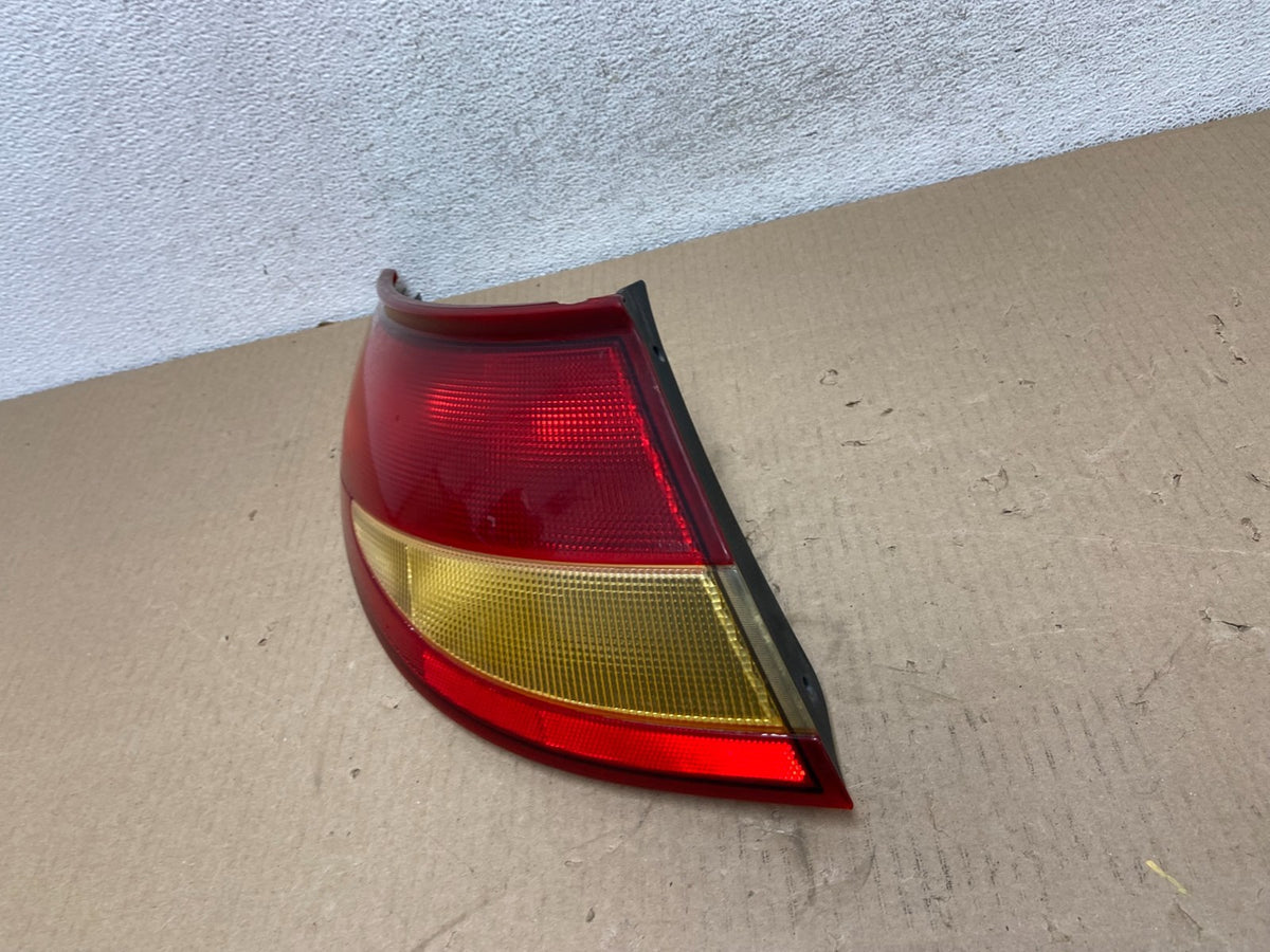 1997-2000 Saturn SC1 SC2 Coupe Left Driver LH Tail Light AG7527 DG1