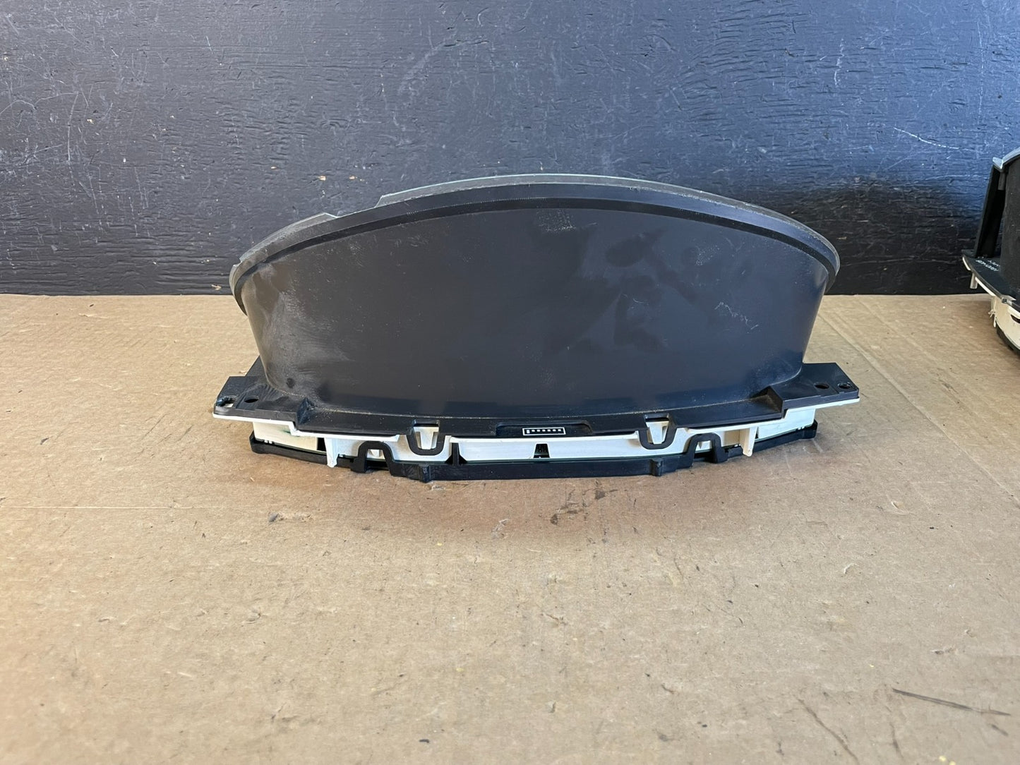 2004 to 2007 Chevrolet Express Speedometer Cluster Gauge ad0382 DG5