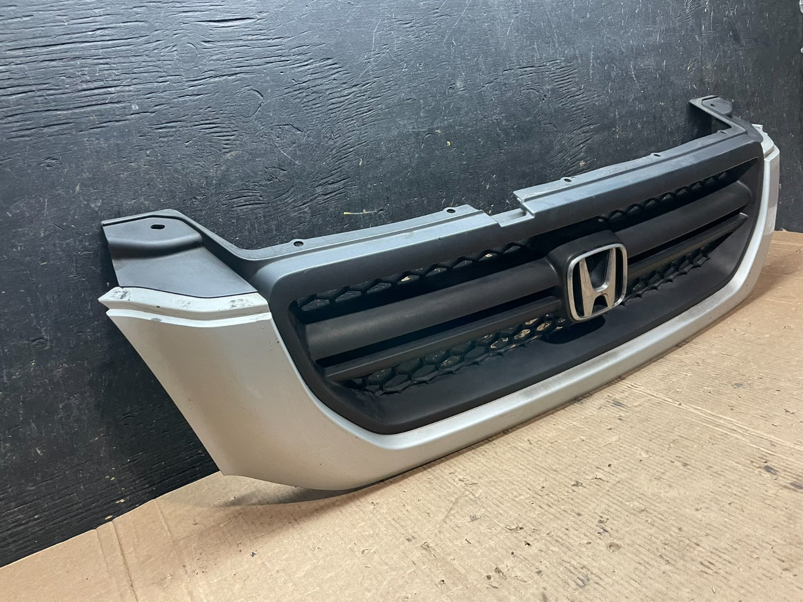 2003 2004 2005 Honda Pilot Front Upper Grill Grille Oem Z8093 DG1