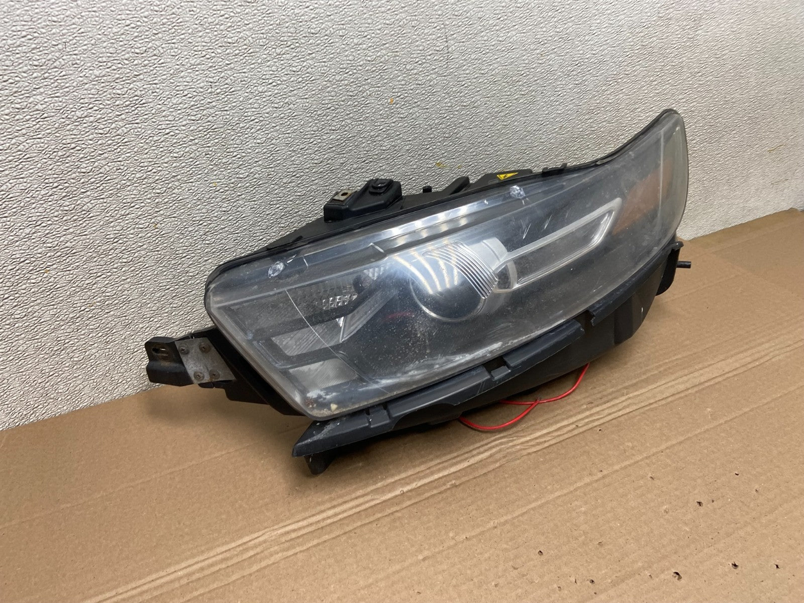 2013 to 2019 Ford Taurus Left Driver LH Side Headlight Xenon HID OEM AB0976 DG2