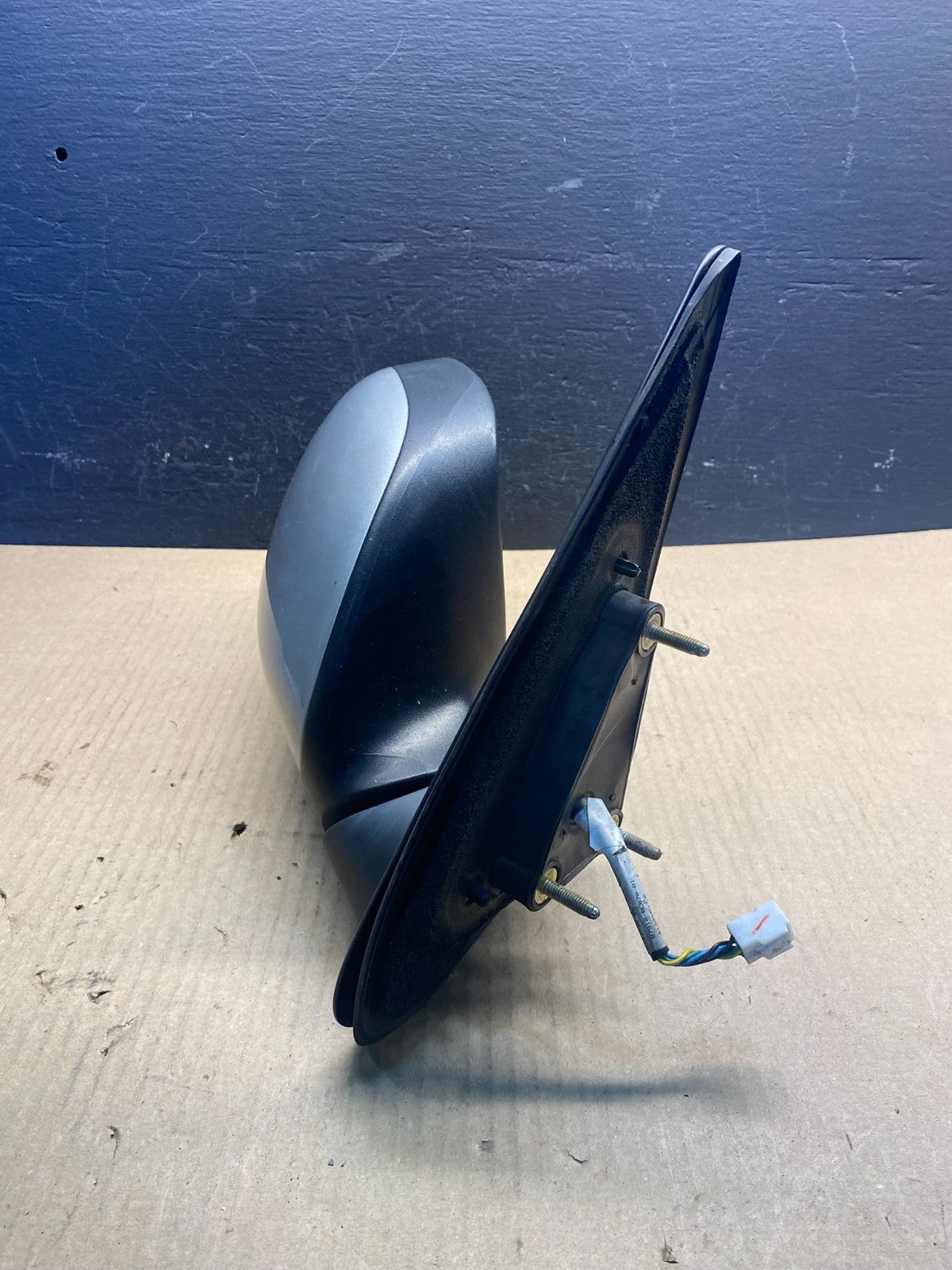 2001 to 2006 Toyota Sequoia Right Passenger View Door Mirror AC8882 DG2