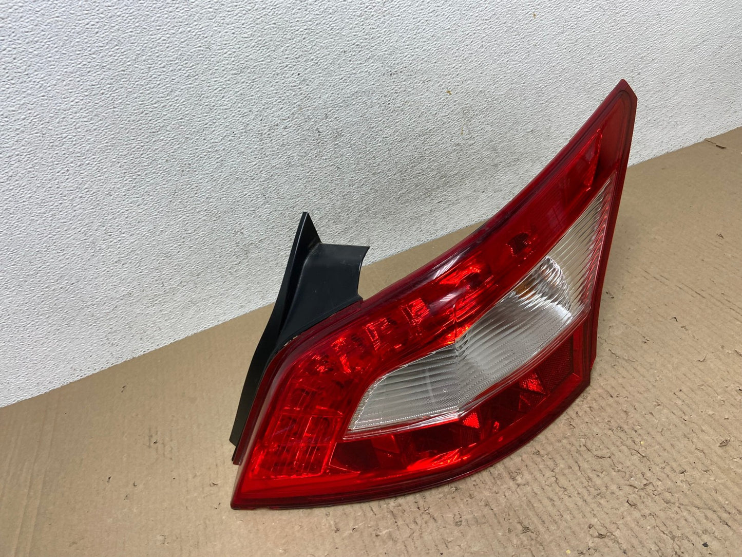 2009 2010 2011 Nissan Maxima Right Passenger RH Side Tail light AF2911 LK2