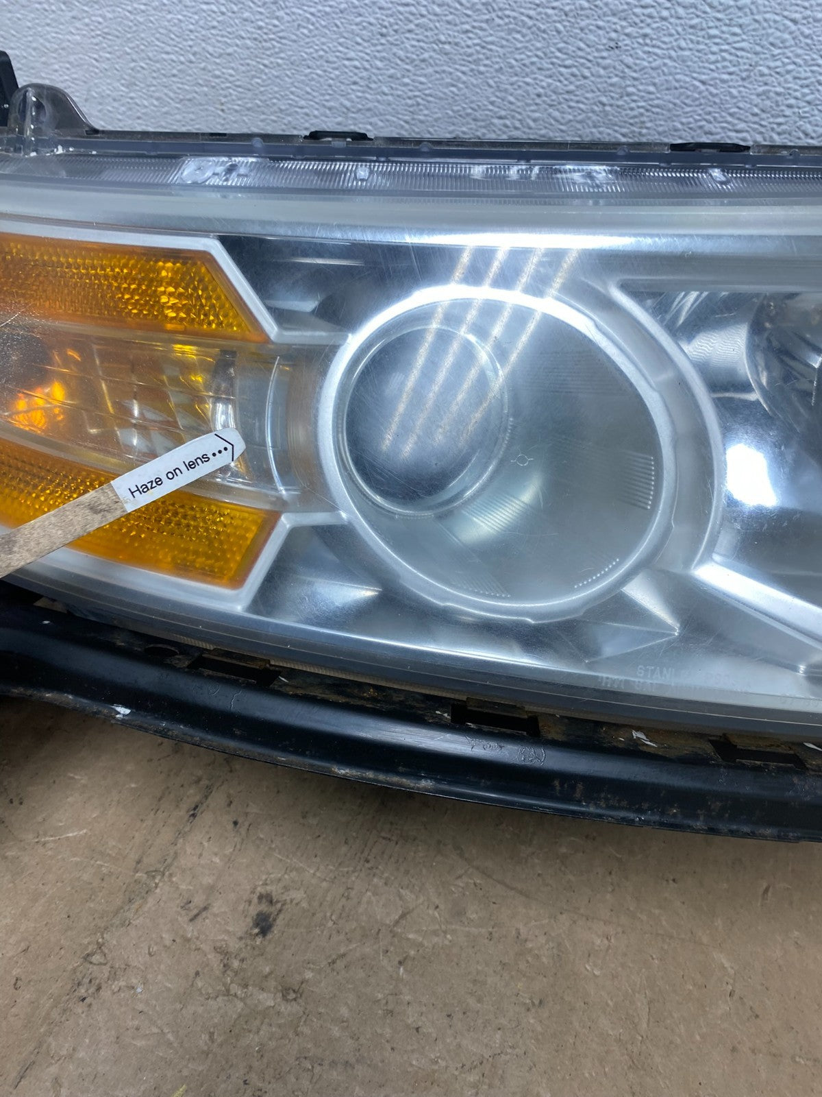 2011 to 2013 Honda Odyssey Front Right Passenger Headlight Halogen AC6051 DW5
