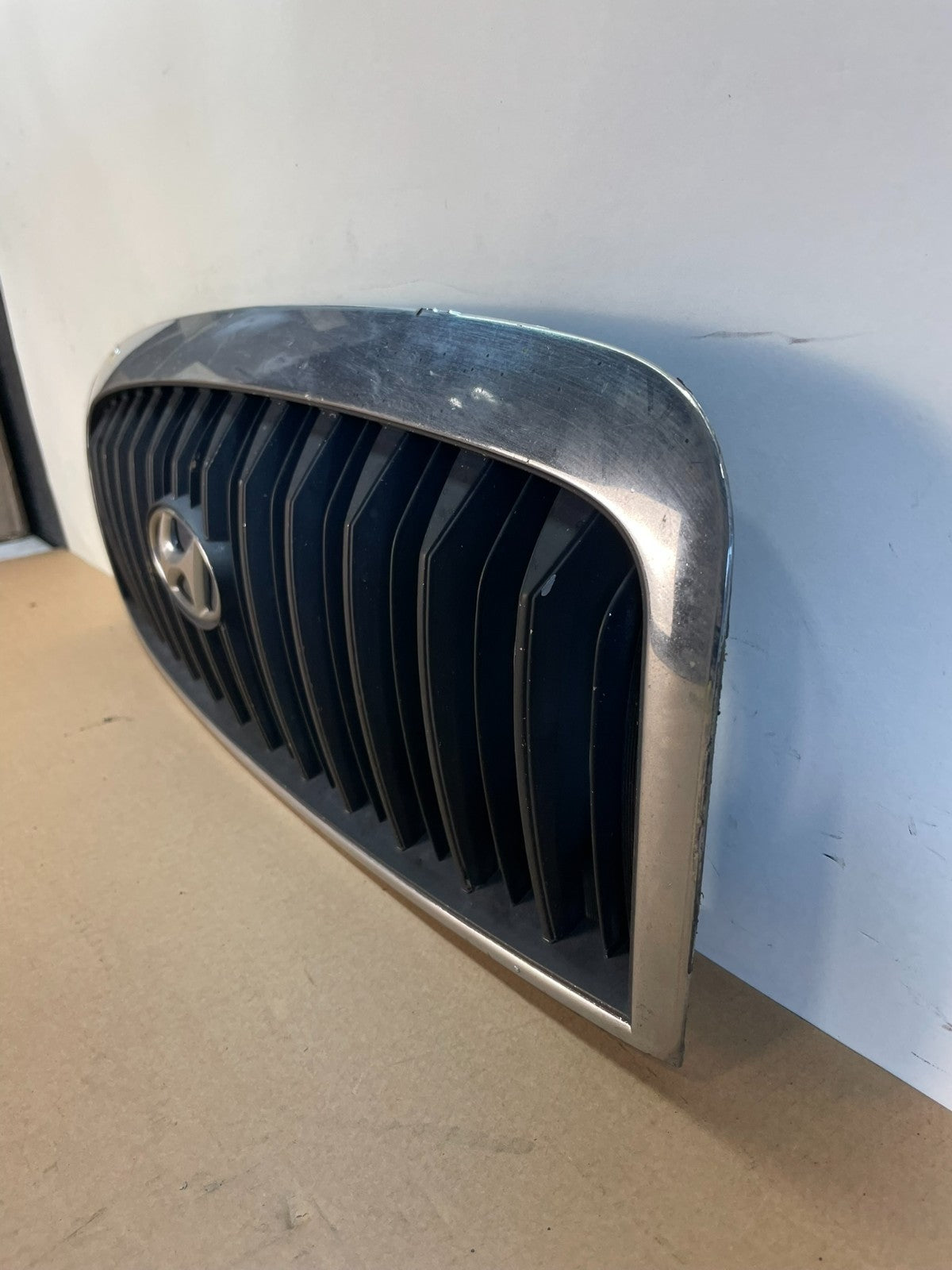 2001 to 2005 Hyundai Sonata Front Upper Grille Grill Bumper AI4275 DG1
