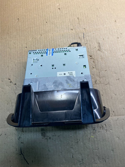 1998 to 2003 Jaguar XJ8 Vanden Plas Casette Radio AM/FM Tape Dash Z5368  DG4