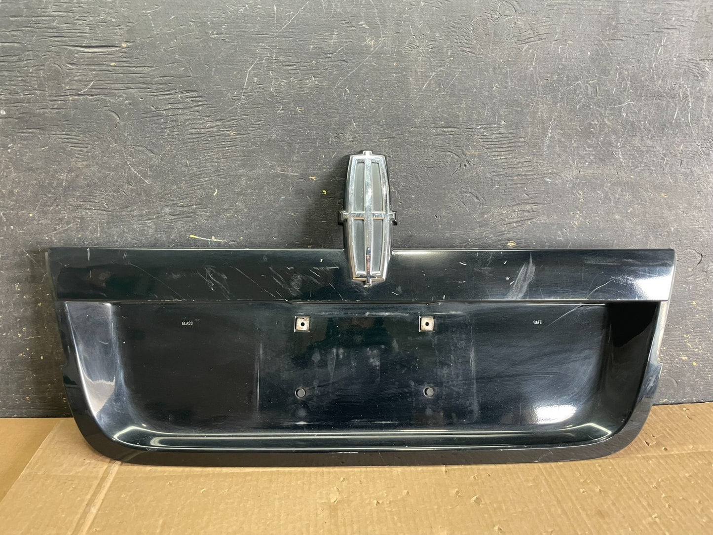 2007 to 2014 Lincoln Navigator Trunk Liftgate License Plate AB3156 DG0