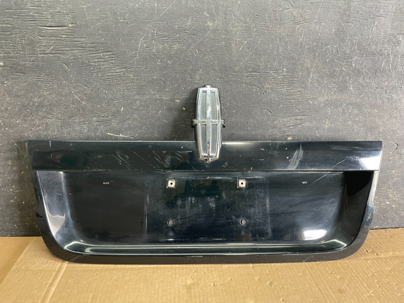 2007 to 2014 Lincoln Navigator Trunk Liftgate License Plate AB3156 DG0