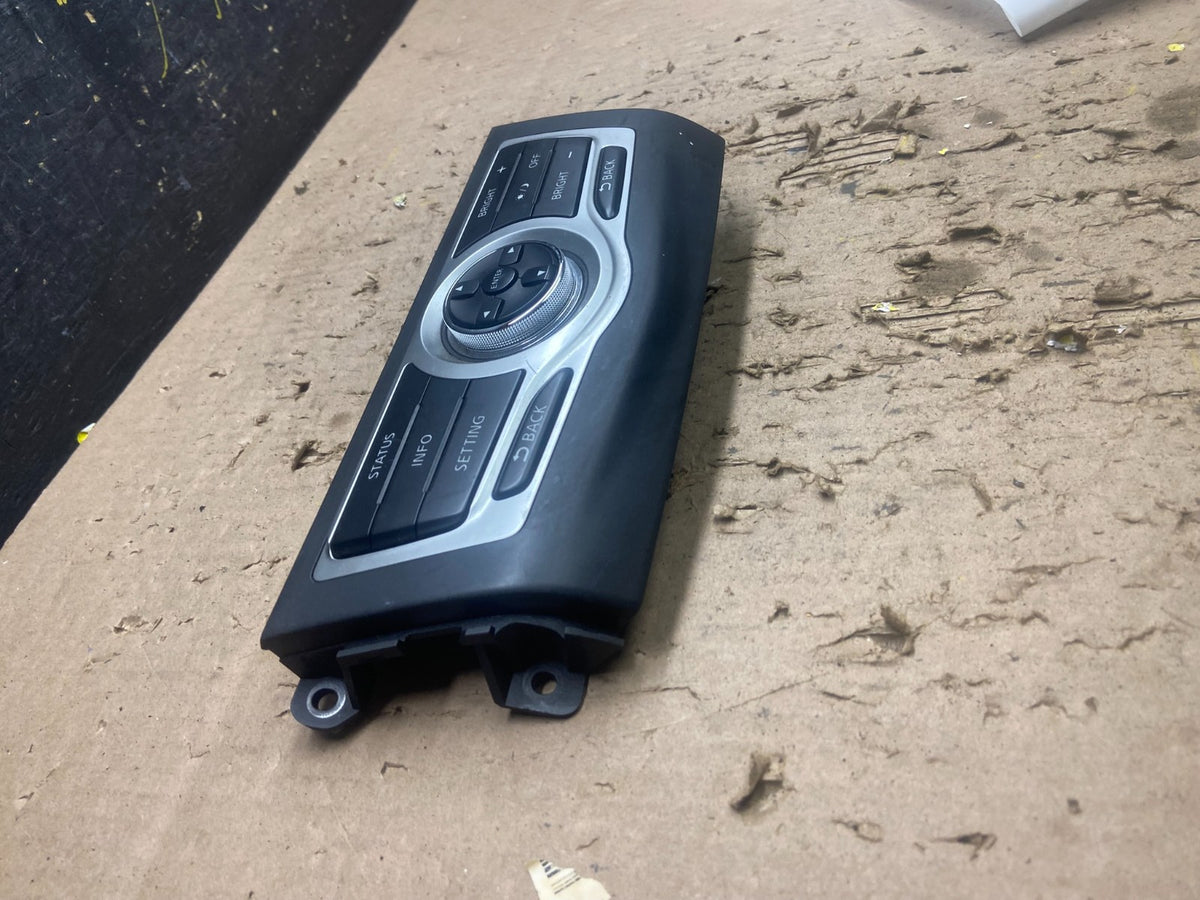 2009-2014 Nissan Murano AM FM Radio CD Control Panel T8978 DG1