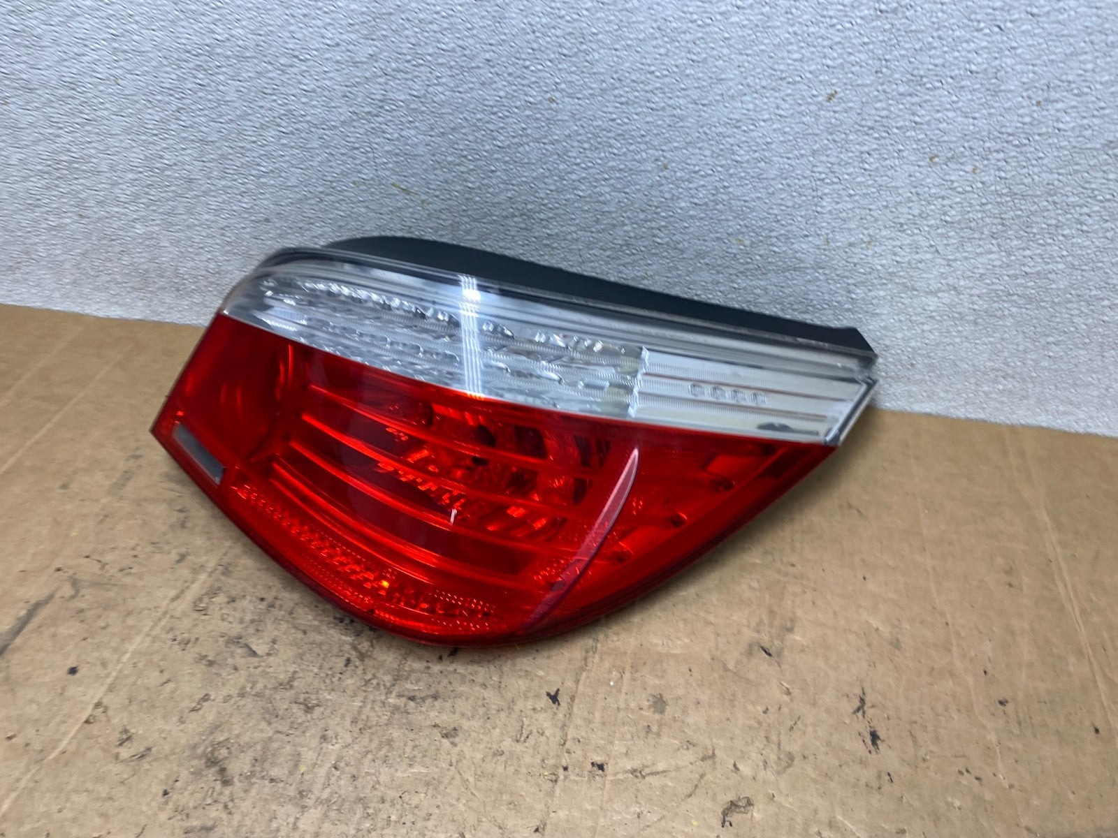 2008 2009 2010 BMW 5 525i 530i Right Passenger Rh Tail Side Light Oem T3728 DW1