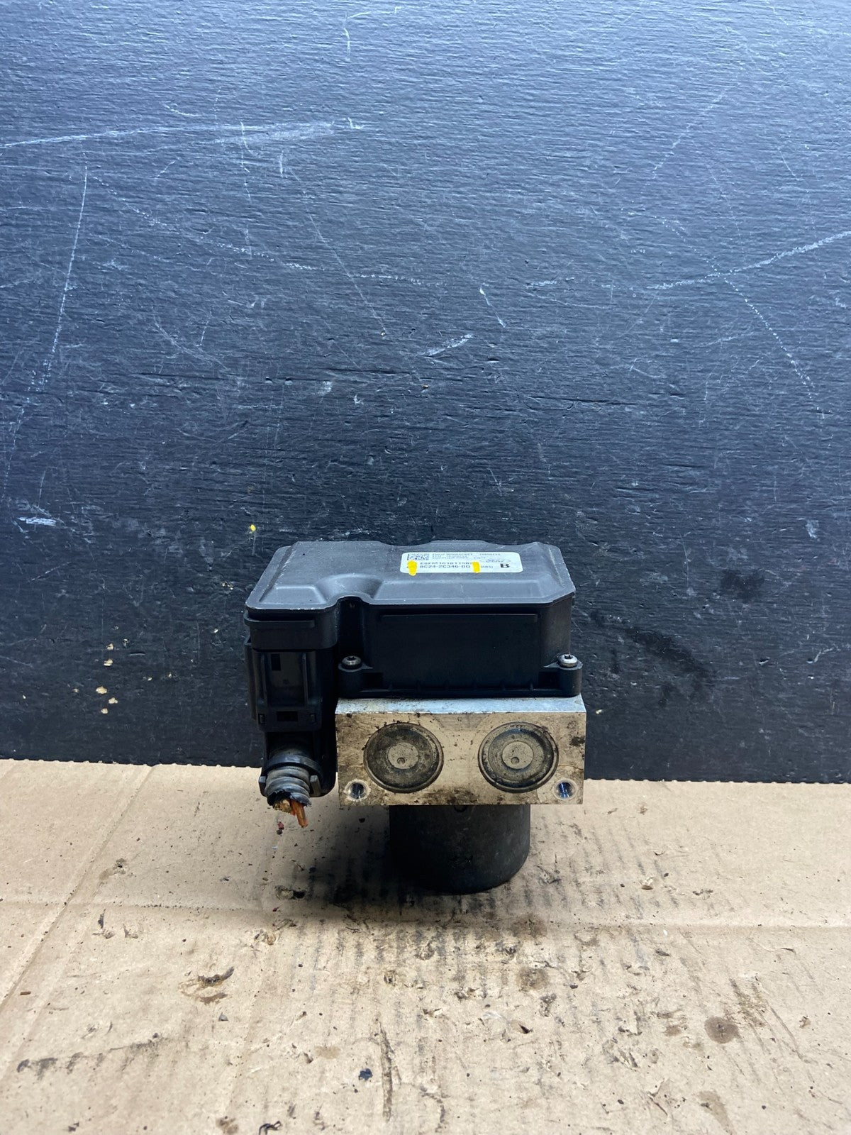 2011 - 2014 Ford E250 E350 Van  ABS Anti Lock Brake Pump Module Oem Q6113 DG0