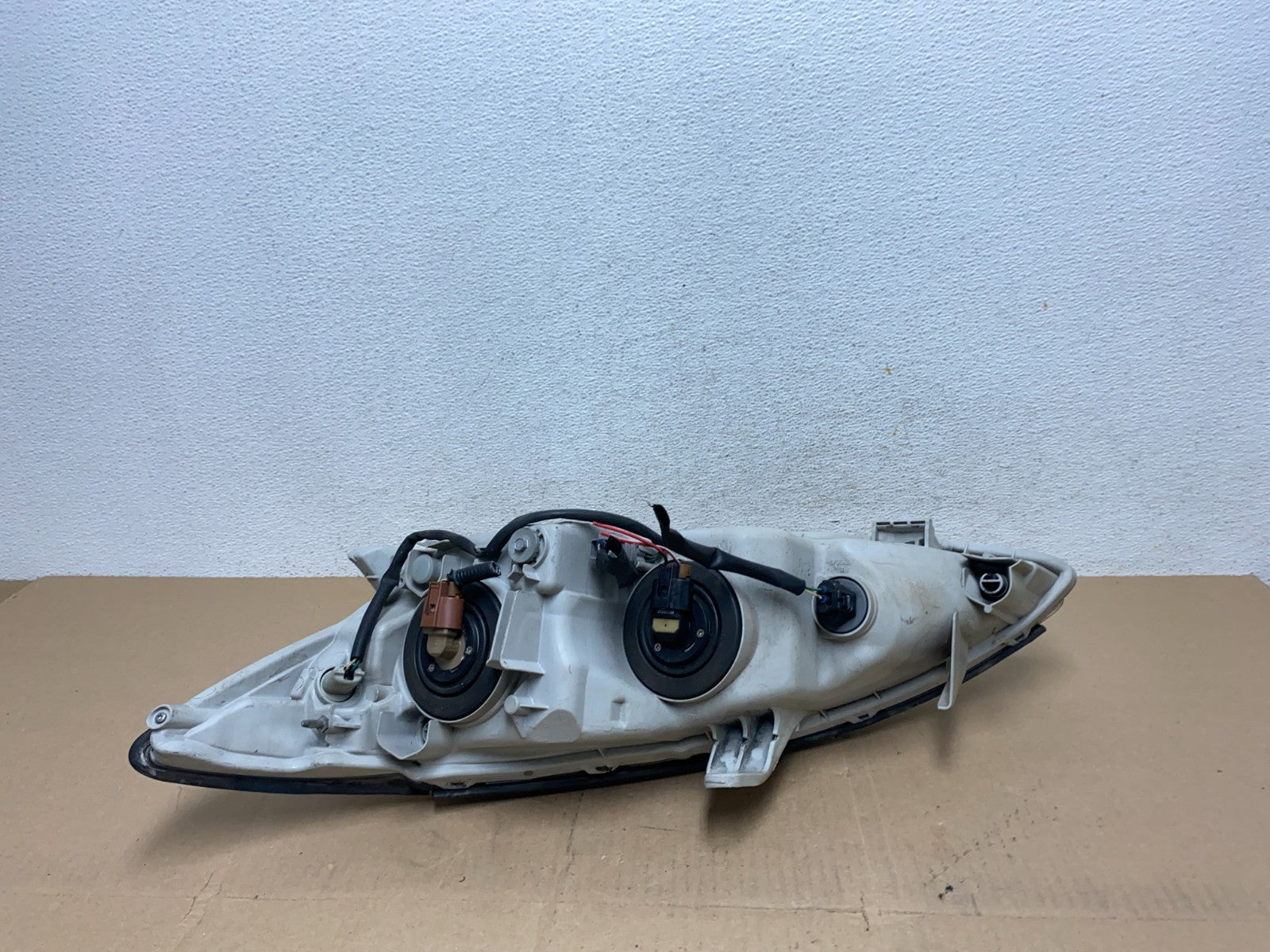 2005 to 2006 Toyota Camry Right Passenger RH Halogen Headlight AE6659 DW4