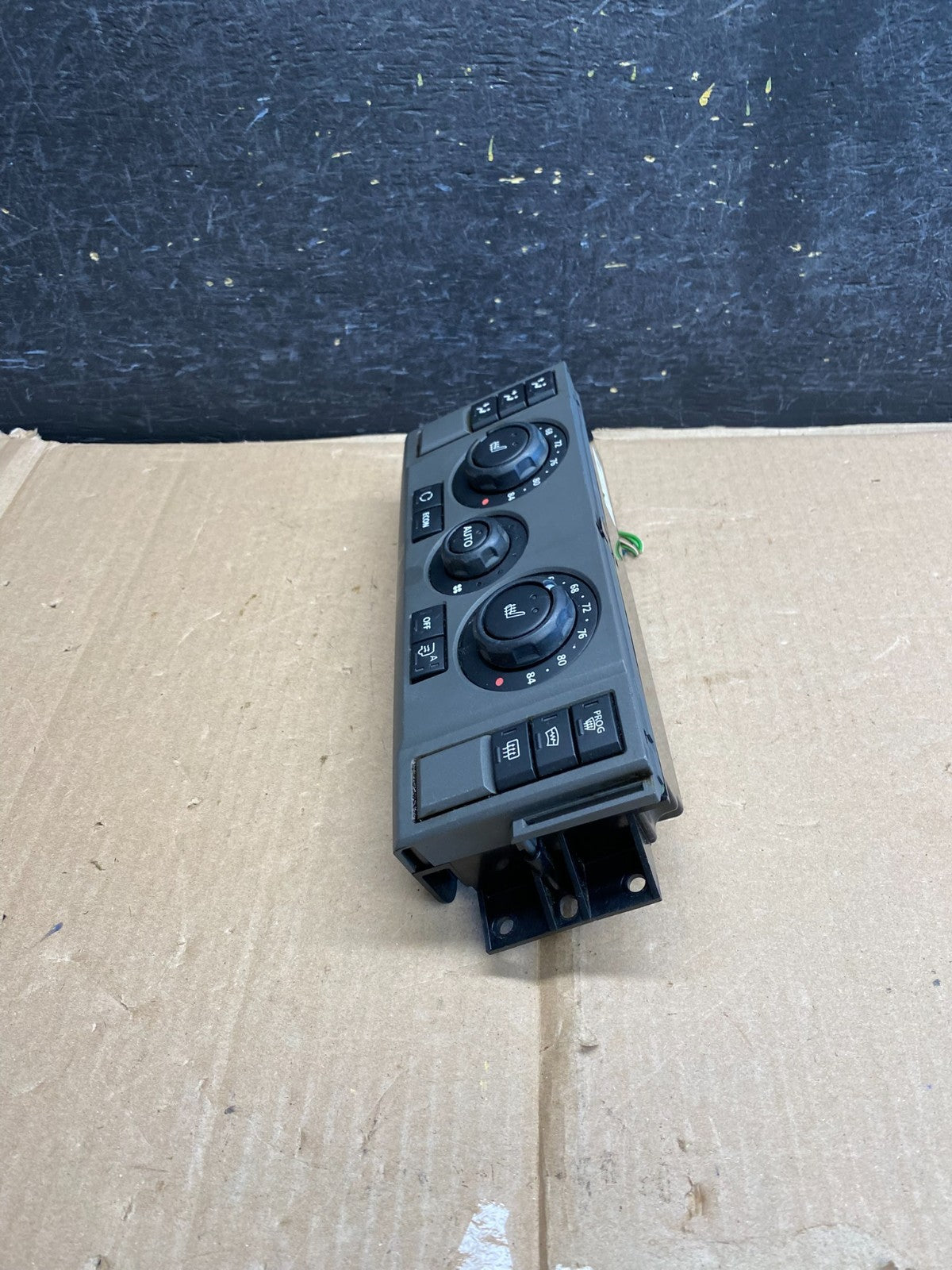 2005 to 2009 Land Rover Range LR3 AC Heater Climate Control Module AH5528 DG2