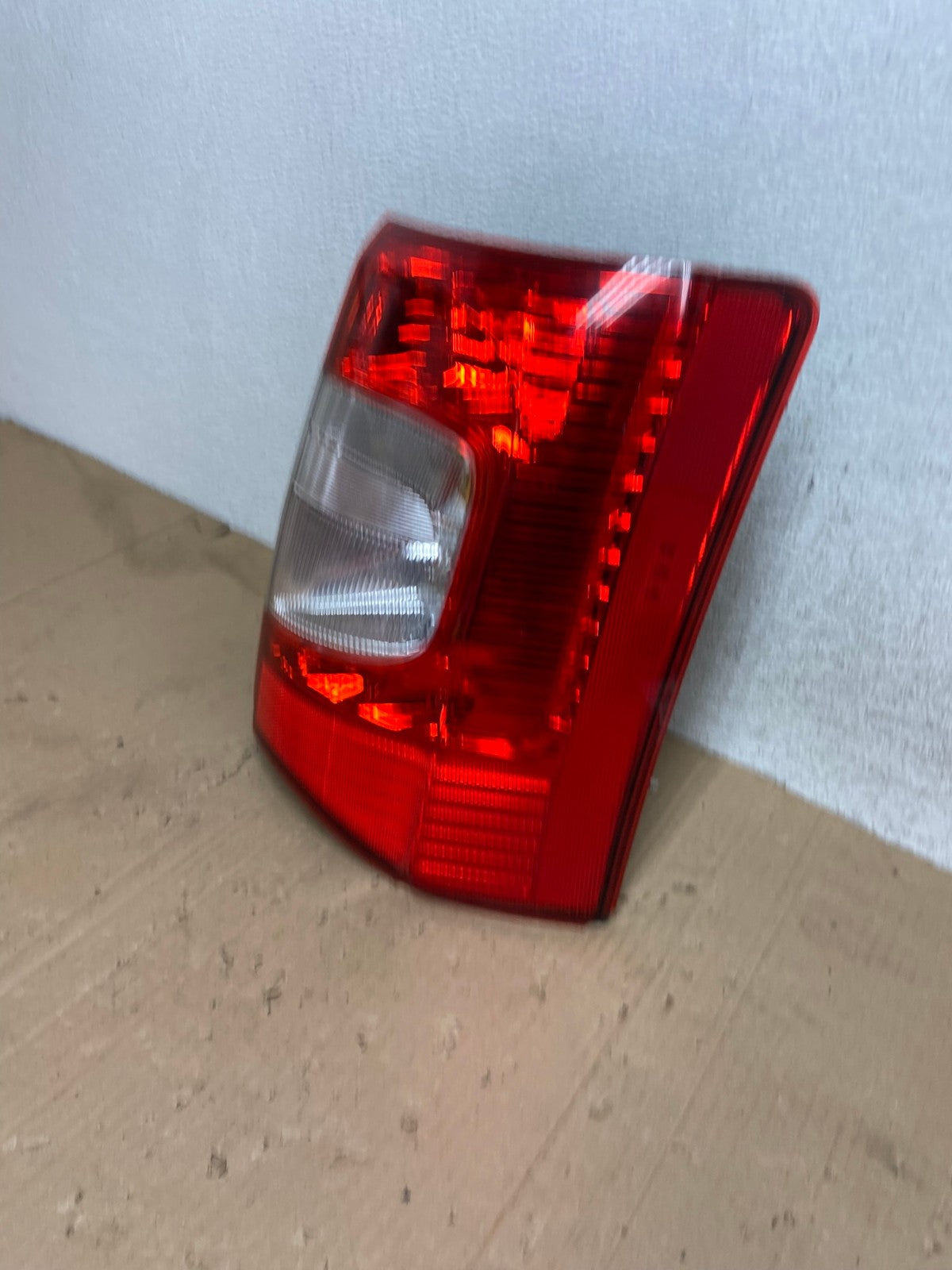 2011-2016 Chrysler Town and Country Right Passenger RH Tail Light AE9204 LK1