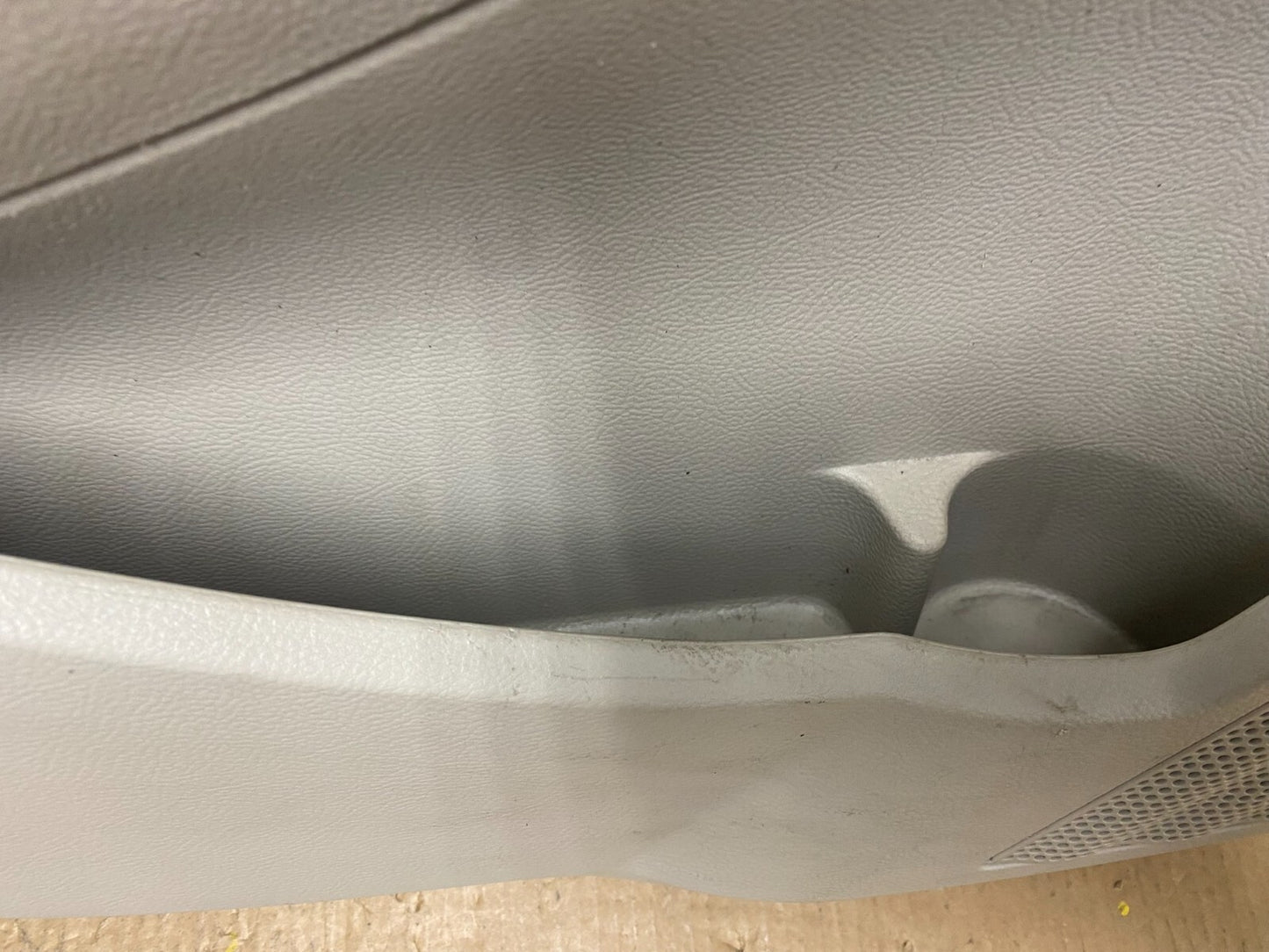 2013 to 2019 Ford Taurus Front Left Side Interior Door Panel G17824