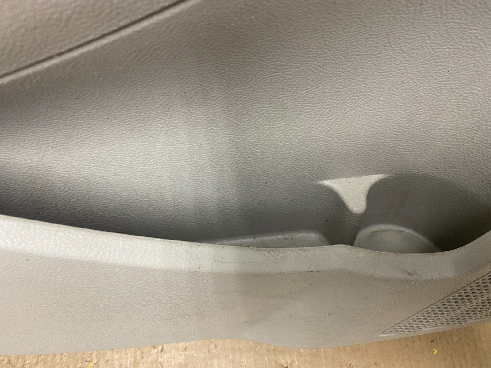 2013 to 2019 Ford Taurus Front Left Side Interior Door Panel G17824
