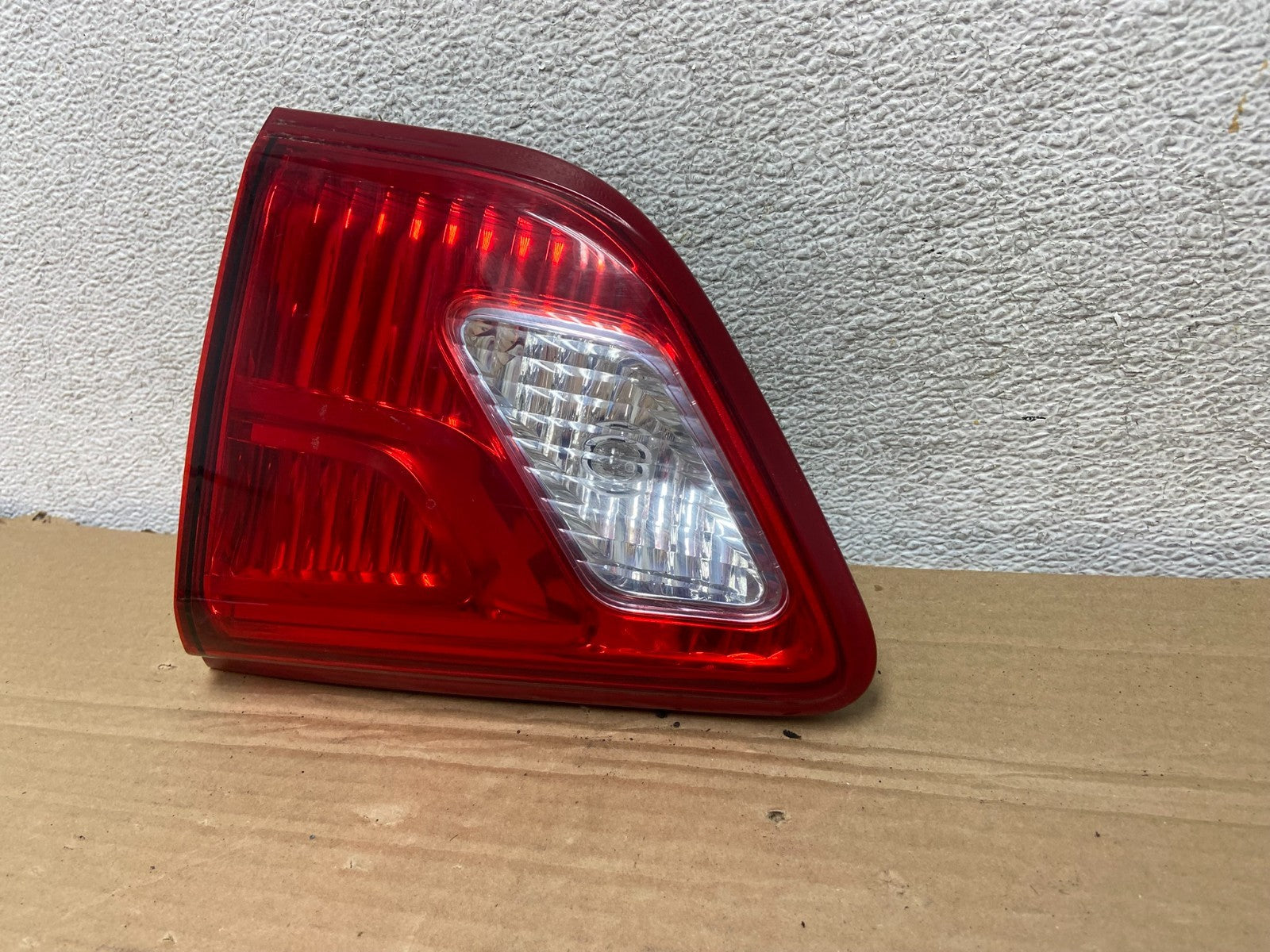 2017 - 2020 Nissan Pathfinder Right Passenger Tail light Inner AG8877 DW2