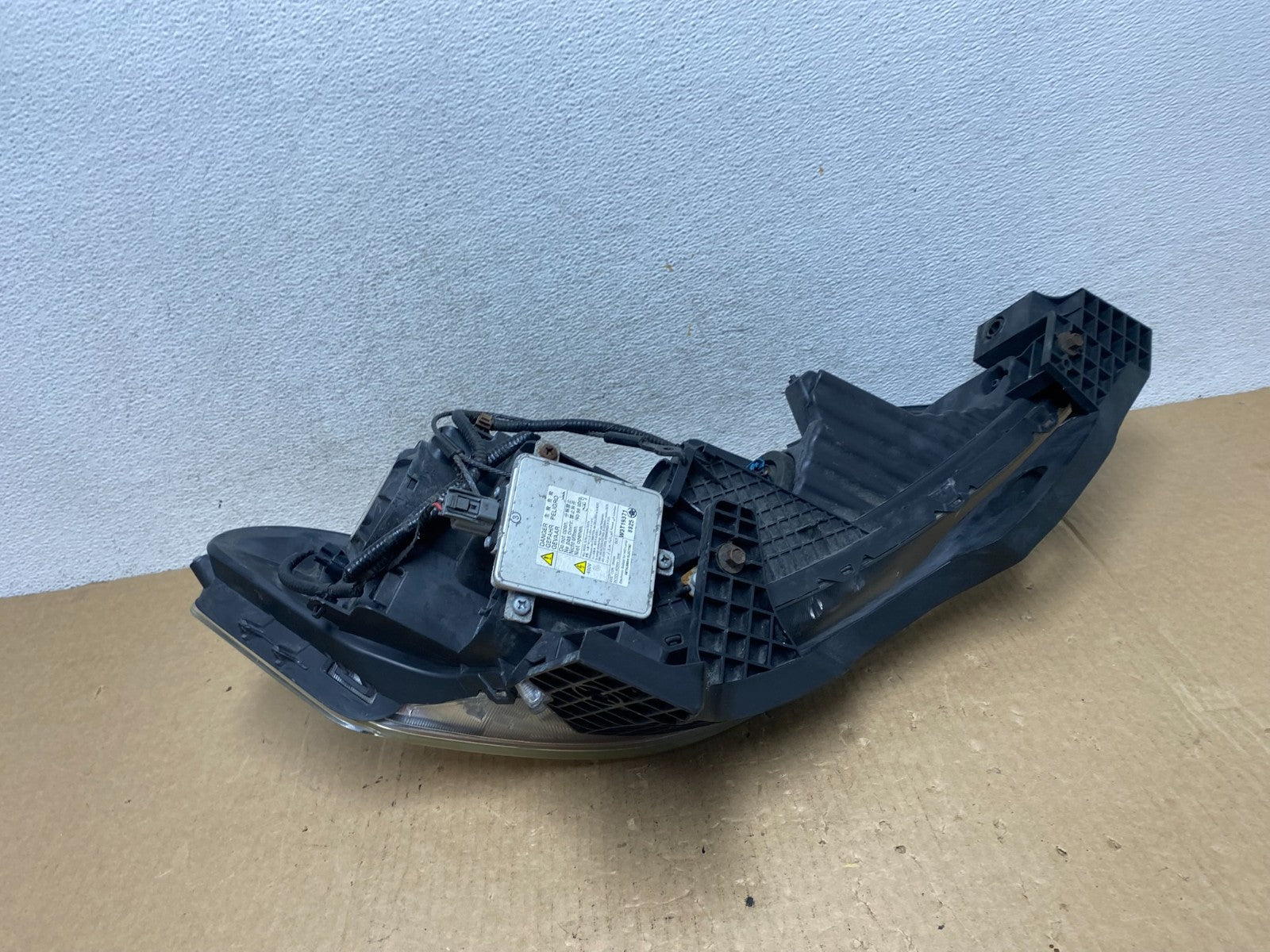 2009 to 2011 Acura TL Headlight Left Driver LH Side Xenon HID AF9671 DW6