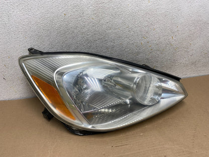 2004-2005 Toyota Sienna Right Passenger Halogen Headlight AH9328 DW0