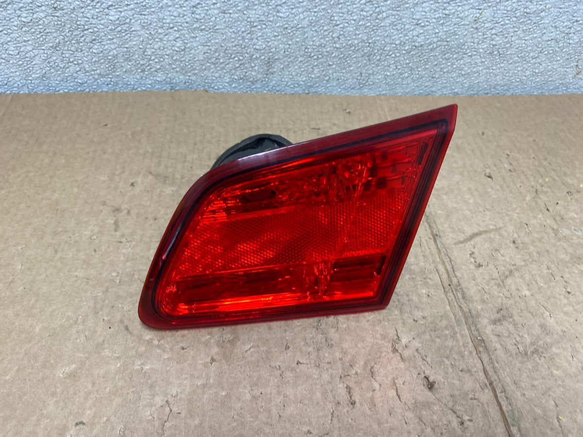 2010-2014 Subaru Legacy Right Passenger Rh Side Tail Light Inner V3090 DW0