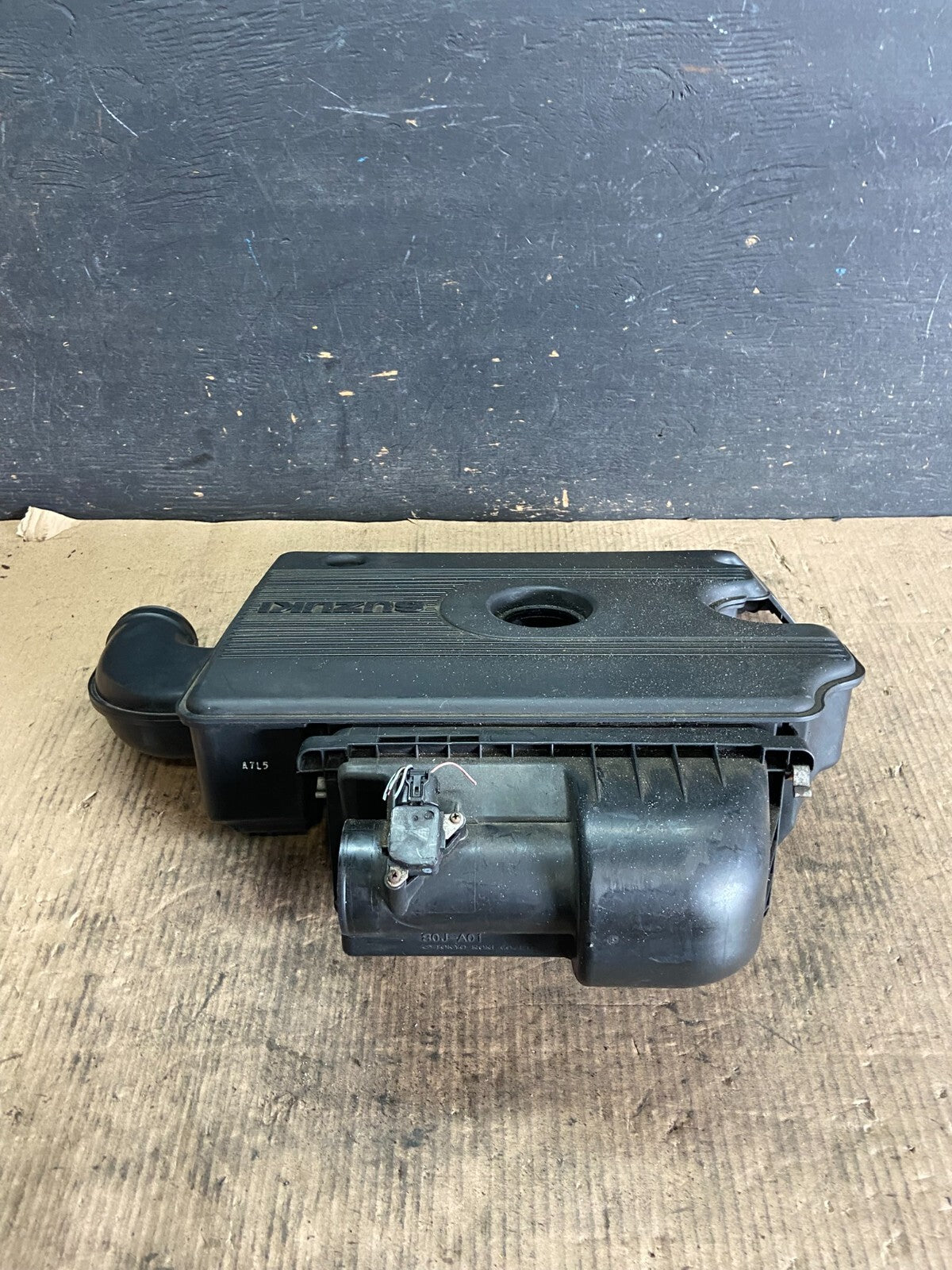 2007-2009 Suzuki SX4 2.0 Air Cleaner Intake Filter Box w/ MAF Sensor O1047 DG0