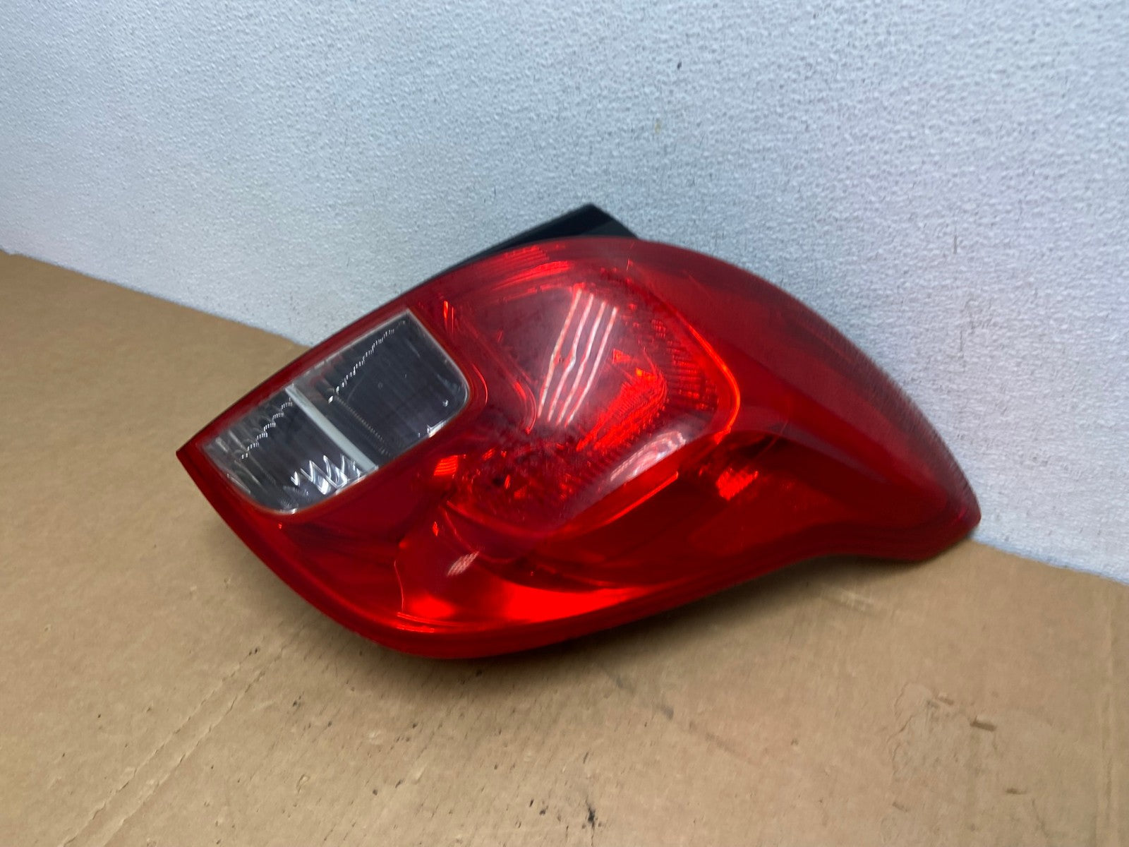 2013 to 2016 Buick Encore Right Passenger RH Side Tail Light AB8509 DG1