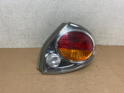 2002 2003 Nissan Maxima Right Passenger RH Side Tail Light M0385 DW0