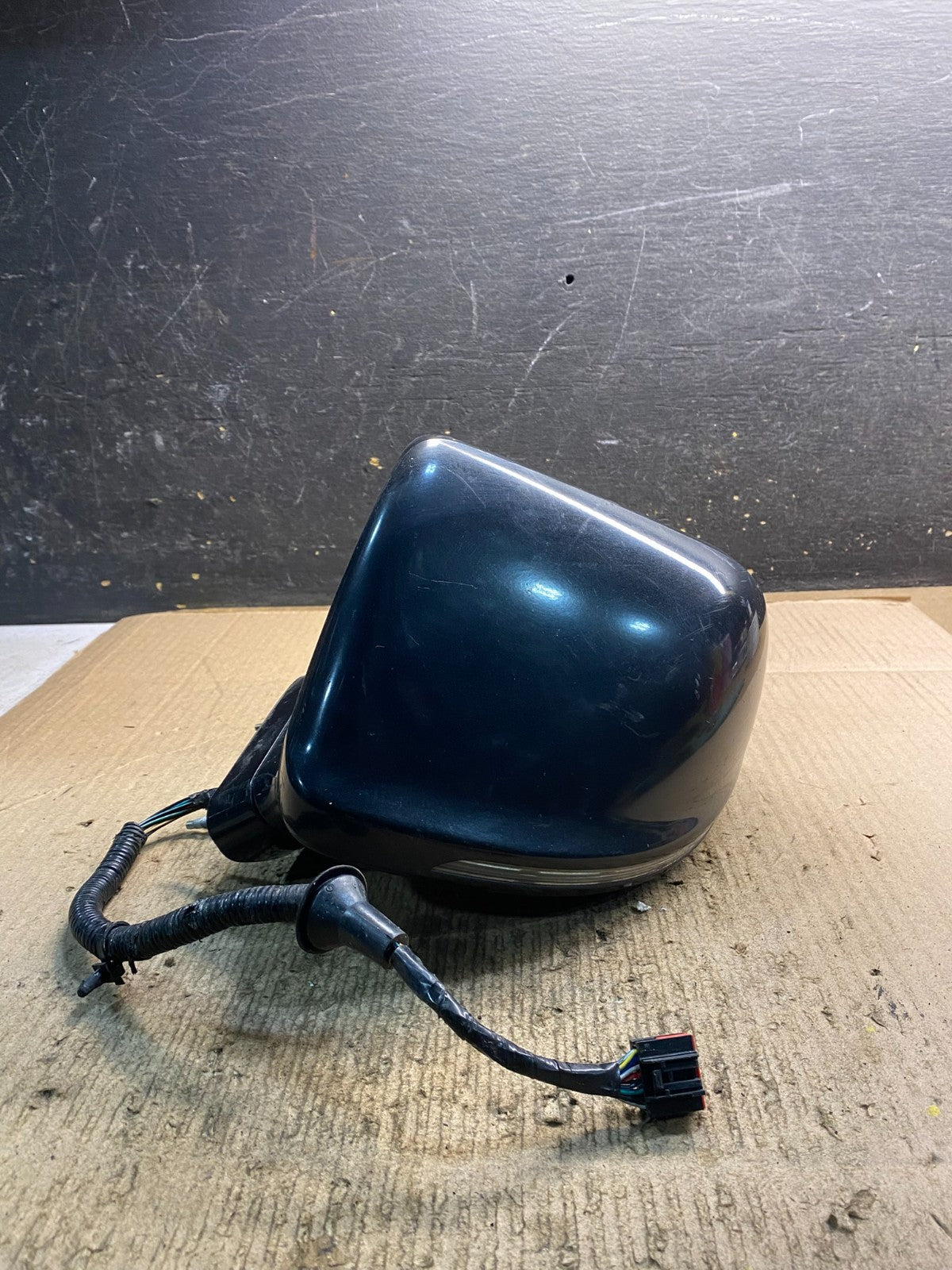2010 to 2019 Lincoln MKT Left Driver LH Side Door Mirror Blind Spot OEM Z2517 MS0