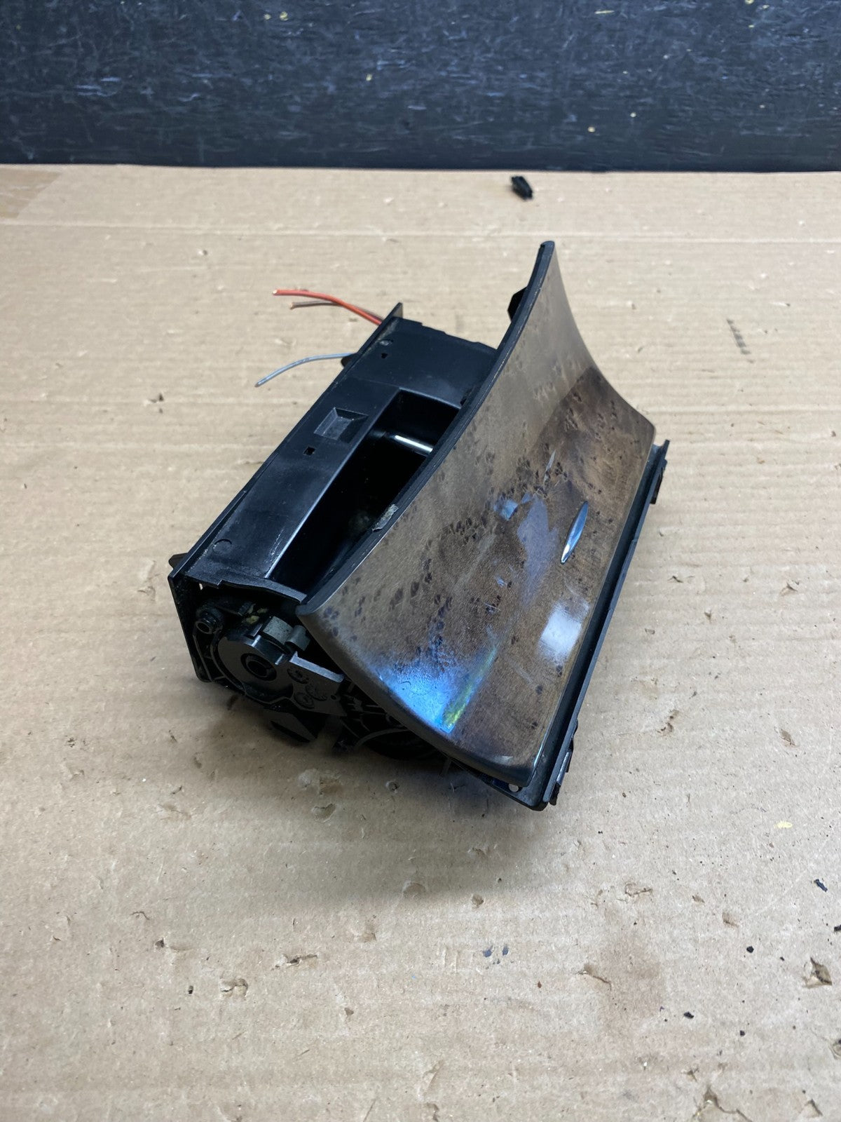 2007 2008 2009 Mercedes W211 E350 Center Console Ash Tray Compartment ag5224 DG2