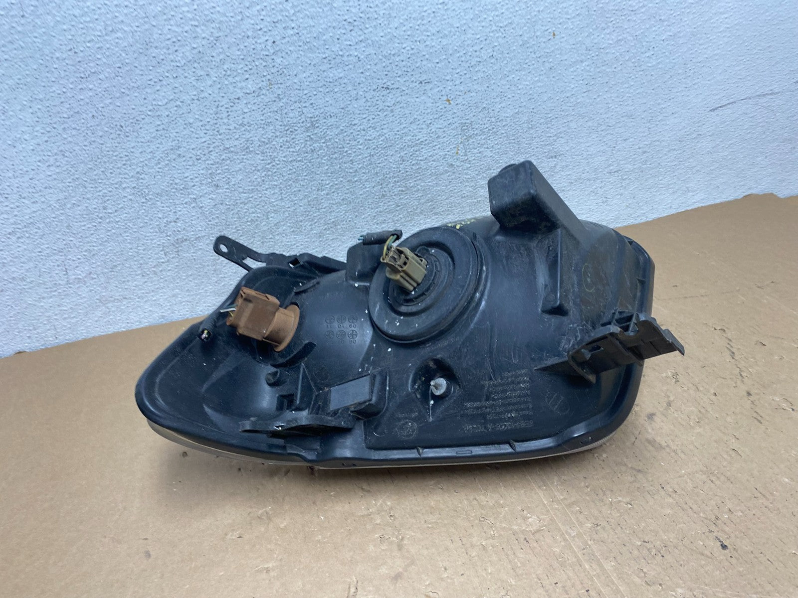2008 to 2011 Mercury Mariner Right Passenger RH Side Halogen Headlight AD8086 DW4