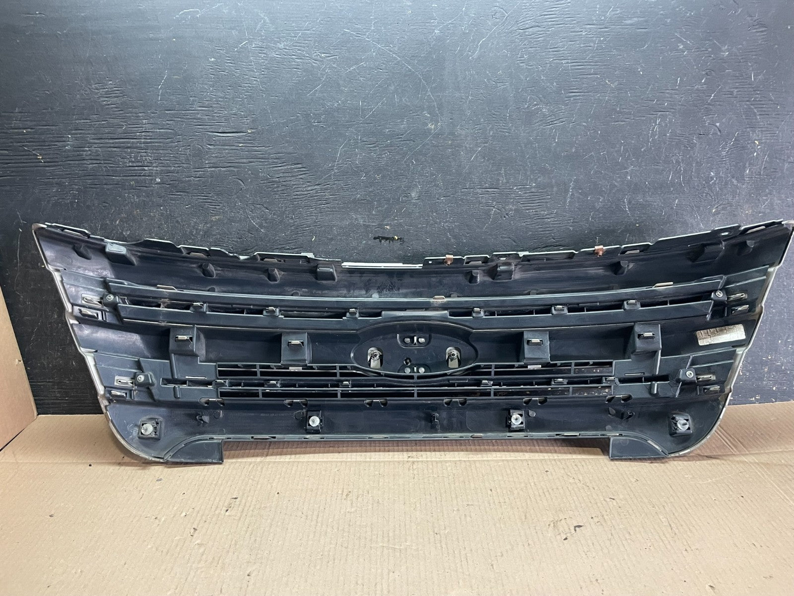 2011 to 2015 Ford Explorer Upper Front Grill Grille Oem Z8388 DG10