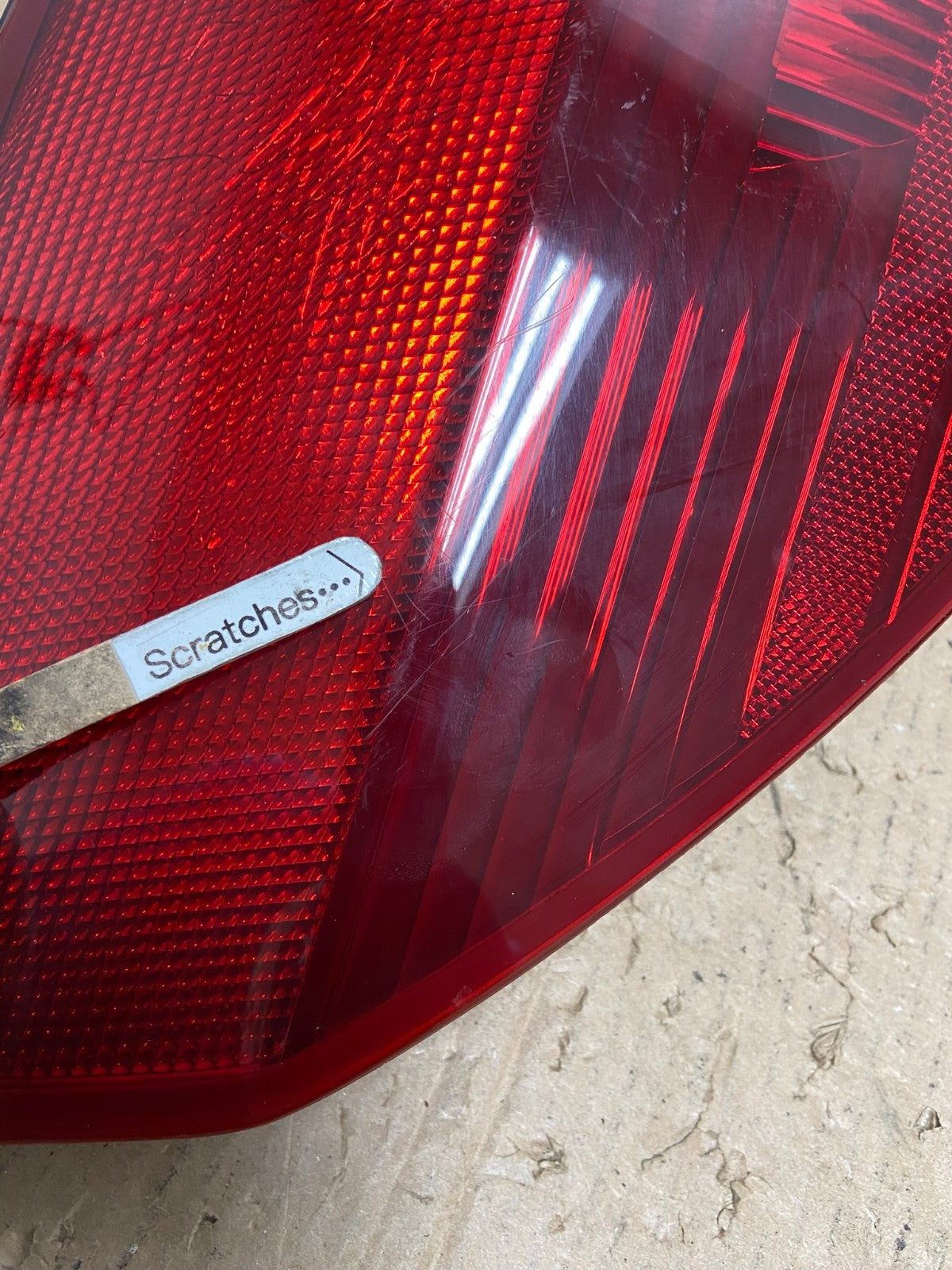 2004 to 2005 Toyota Sienna Left Driver LH Side Tail Light AD8779 LK3