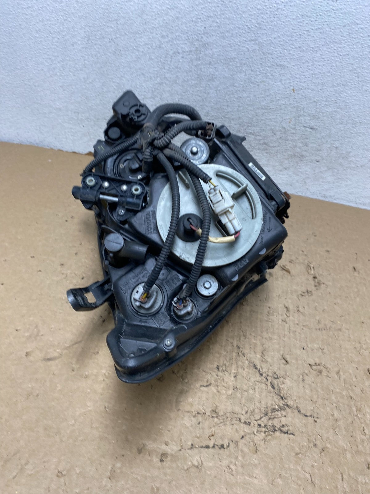 2004 to 2009 Lexus RX330 RX350 Xenon Left Driver Side Headlight AF8380 DW7
