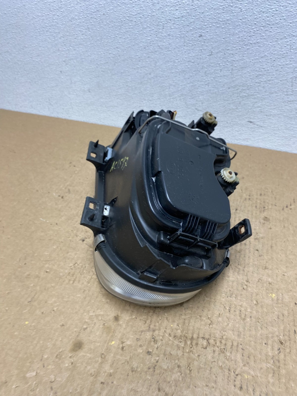 1997-2003 Volkswagen Golf MK4 Right Passenger Side Halogen Headlight AC1597 DW6