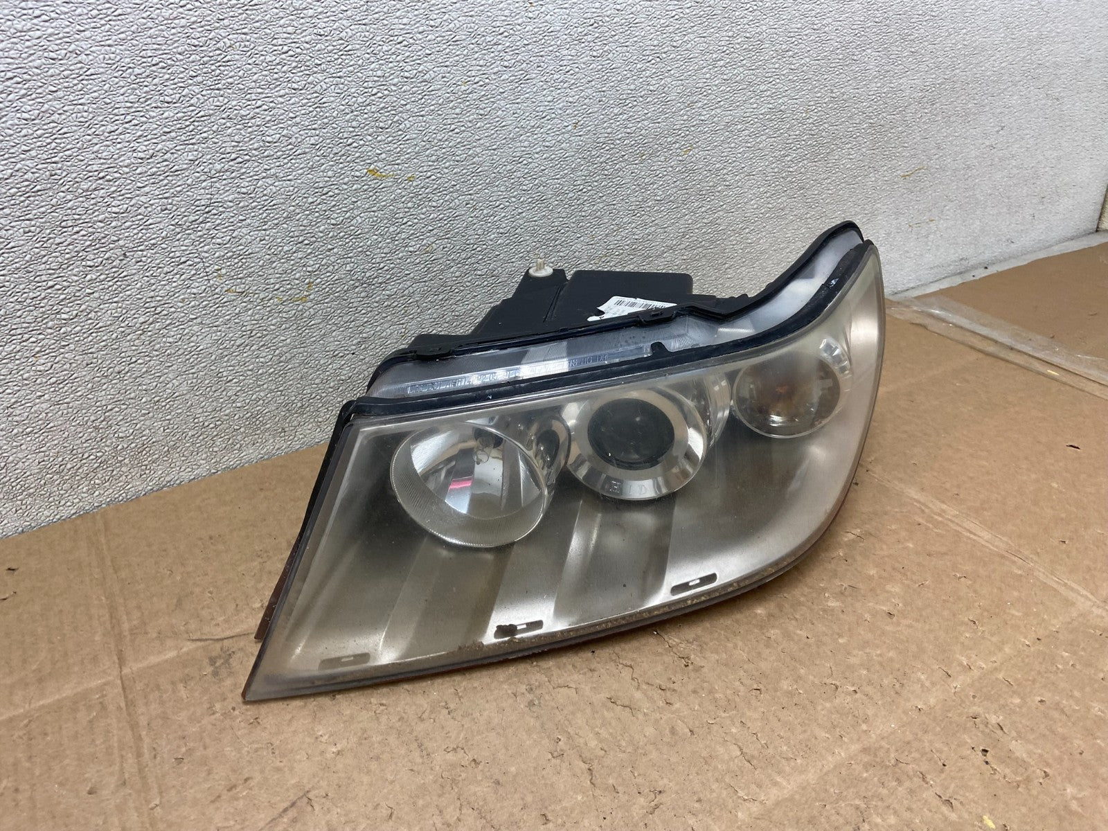 2005 to 2009 Saab 9-7X Left Driver LH Side Xenon Headlight OEM Y8813 DW2