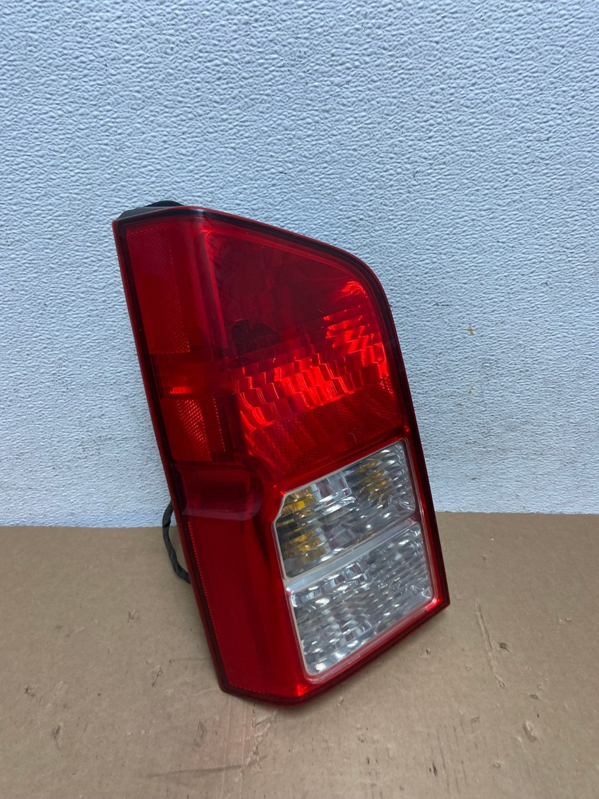 2005 to 2012 Nissan Pathfinder Tail light Left Driver Lh Side AD7917 LK2