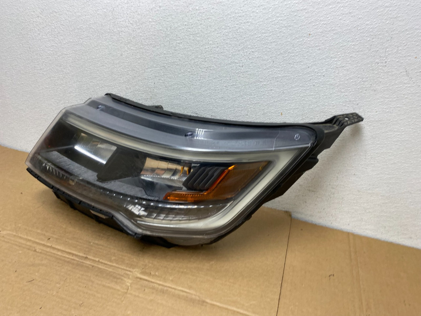 2016-2019 Ford Explorer Left Driver Lh Led Headlight AD3818 DW1