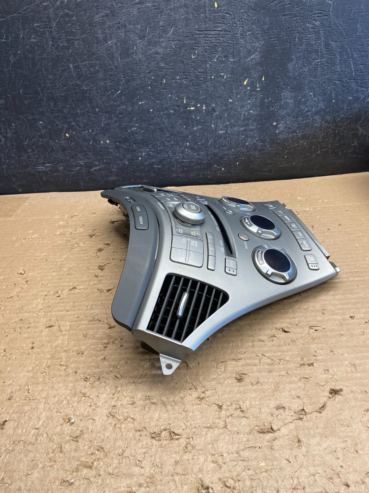 2006-2009 Subaru Tribeca Radio CD Player Climate Control Bezel Panel AG8749 DG1