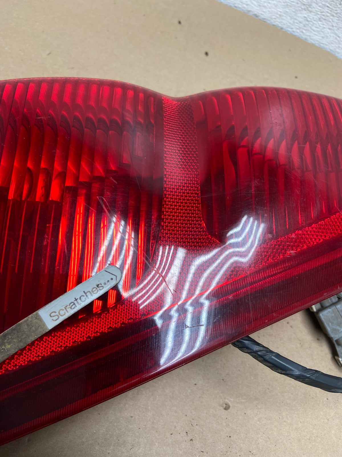 2002 to 2006 Chevrolet Avalanche Left Driver LH Tail Light AG3309 LK3
