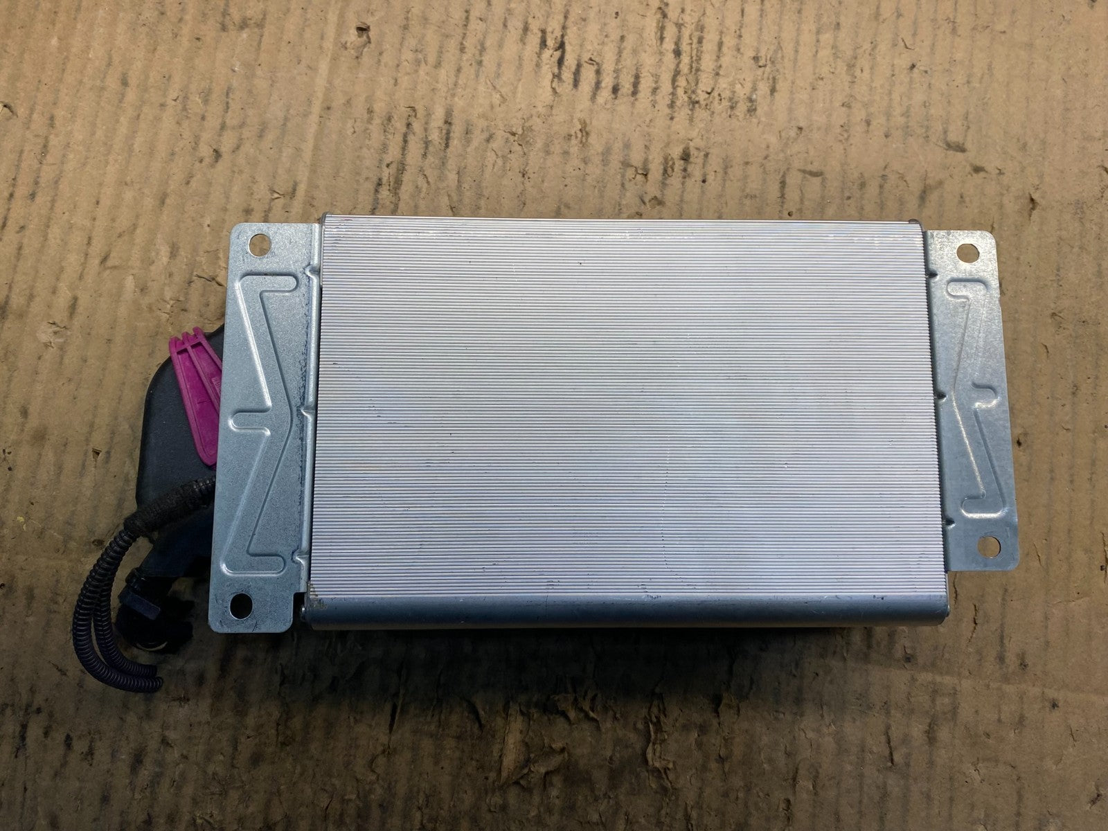 2004-2011 Audi A6 C6 4F Audio System Sound Amplifier OEM 4F0035223 y1389 DG0