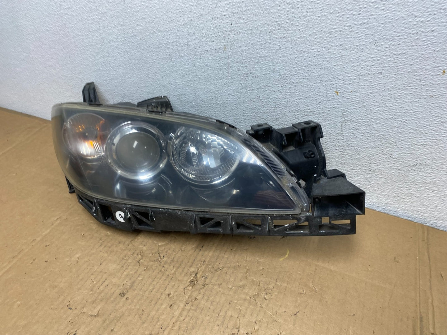 2004 to 2009 Mazda 3 Sedan Right Passenger Rh Side Headlight AD1064 DW1
