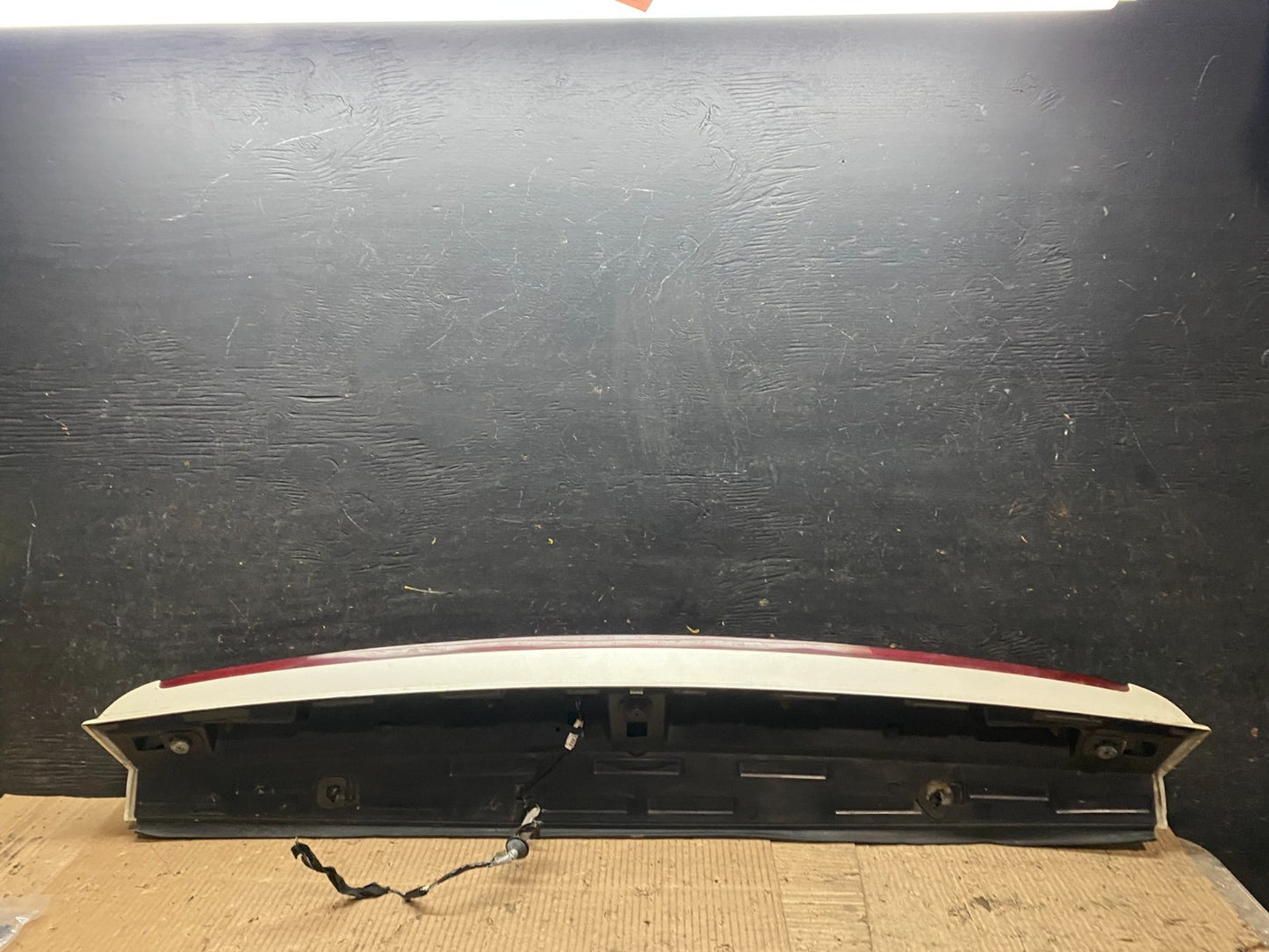 2007 to 2014 Cadillac Escalade Rear Upper Spoiler 3rd Third Brake Light W6080 DG10