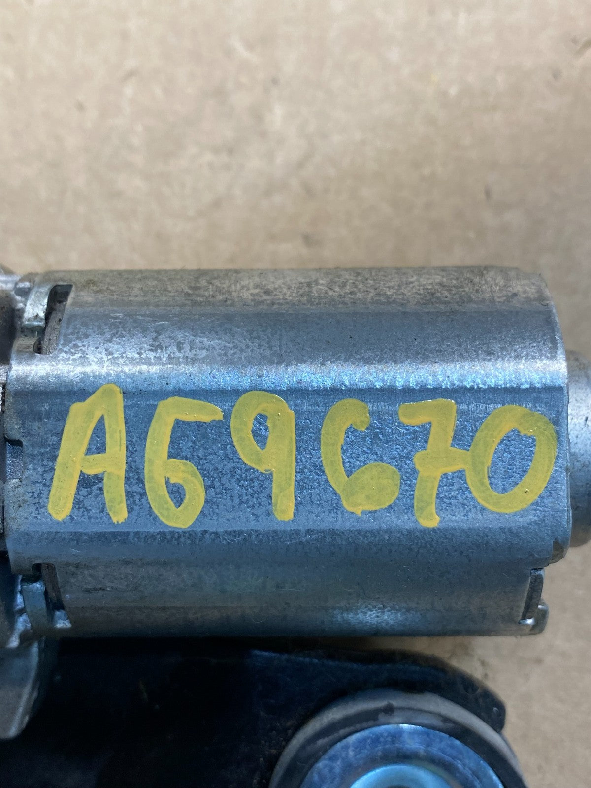 2004 to 2009 Mazda 3 Windshield Rear Wiper Motor ag9670 DG7