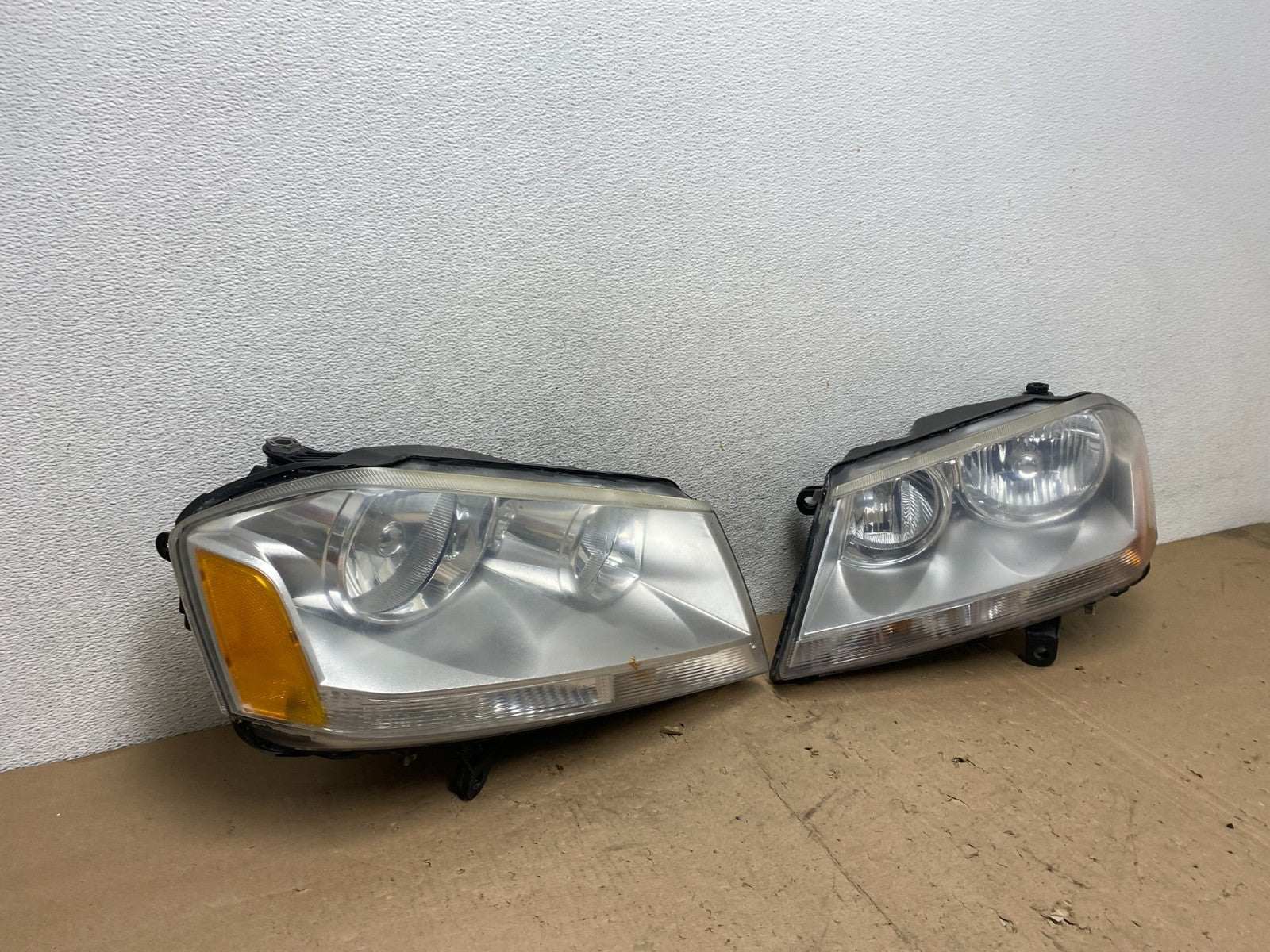 2008 to 2014 Dodge Avenger Left+Right Side Set Halogen Headlights AG5656 DW2