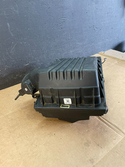 2007 to 2010 BMW X5 Air Intake Cleaner Filter Housing Box AE08942