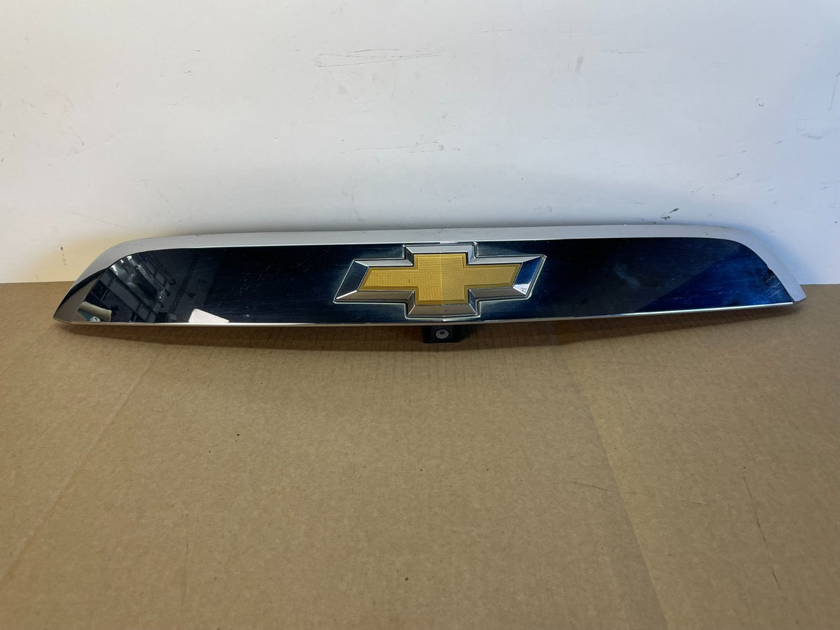 2013 to 2017 Chevrolet Traverse Liftgate Trunk Chrome Molding W/Camera ag9862 DG0