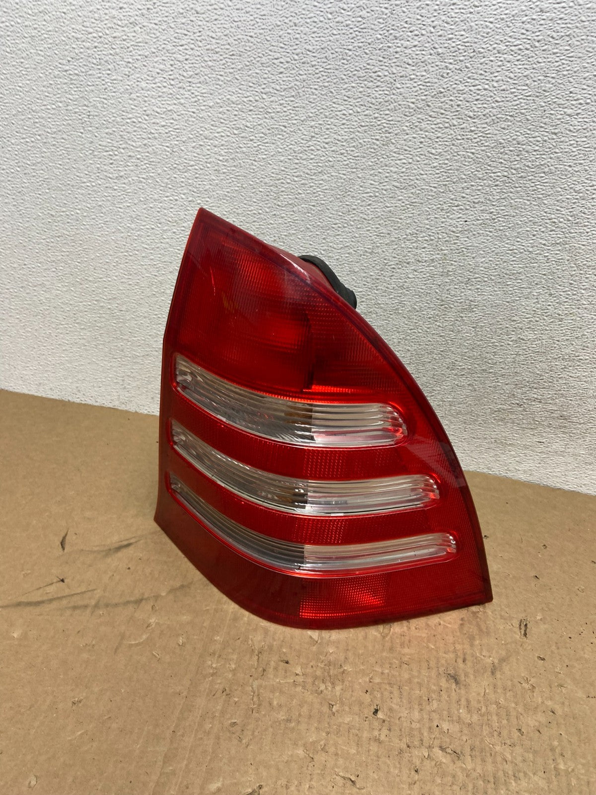 2003 to 2004 Mercedes W203 C-Class Right Passenger Tail Light AG05640