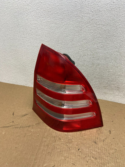 2003 to 2004 Mercedes W203 C-Class Right Passenger Tail Light AG05640