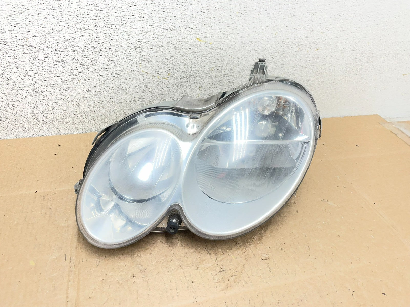 2003-2005 Mercedes Benz W209 CLK CLK350 Left Driver Halogen Headlight Y8958 DW0