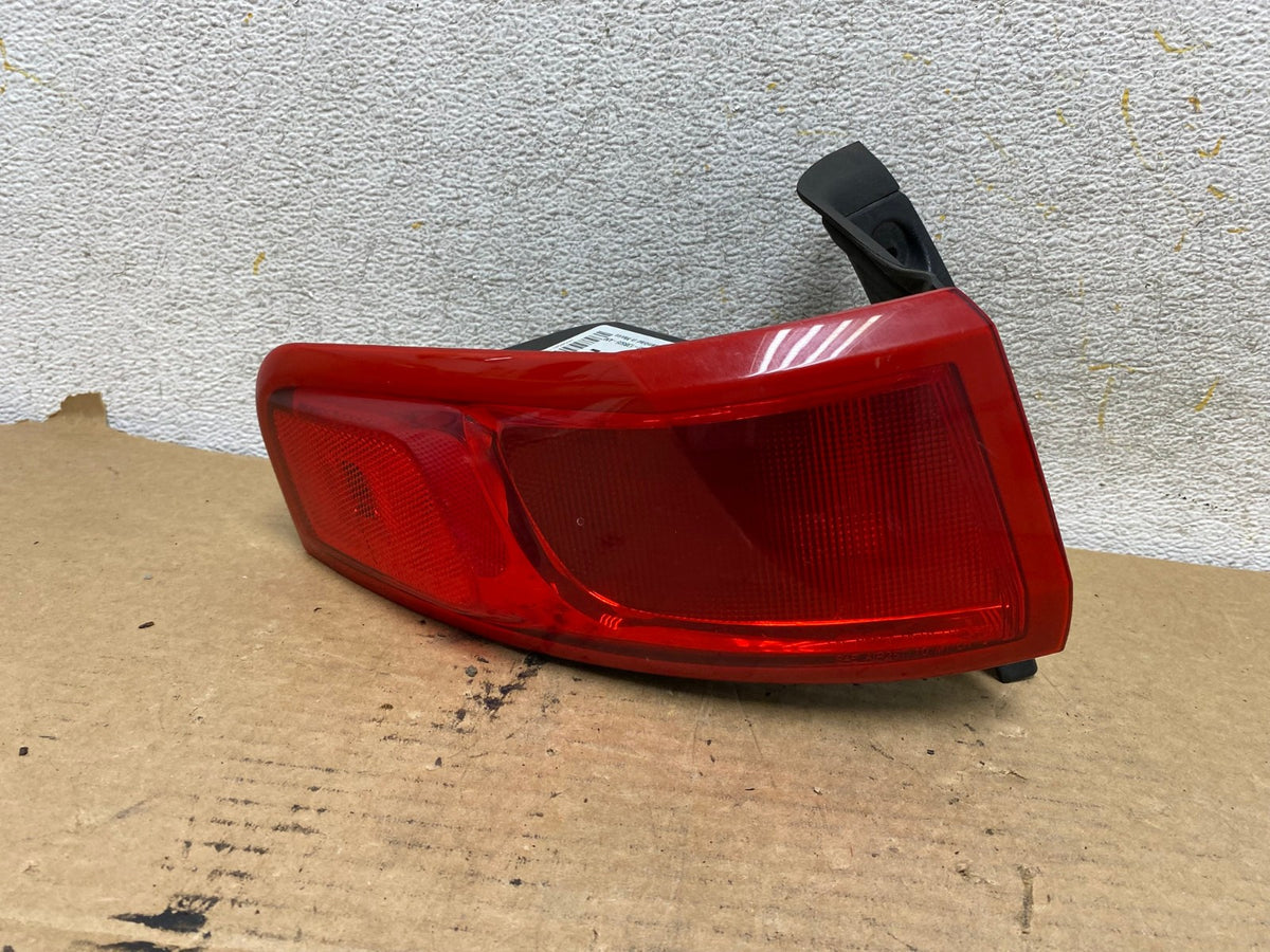 2010-2018 Lincoln Mkt Left Driver Lh Side Tail Light AH8041 LK0